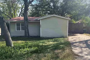 1801 W Commerce St, San Saba, TX 76877 - Photo 2