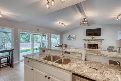 210 B Tee Off, Horseshoe Bay, TX 78657 - Photo 12