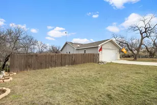 142 W Persimmon Dr, Granite Shoals, TX 78654 - Photo 2