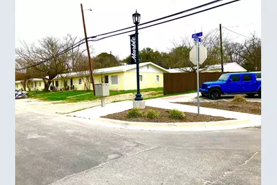 401 Avenue J, Marble Falls, TX 78654 - Photo 1