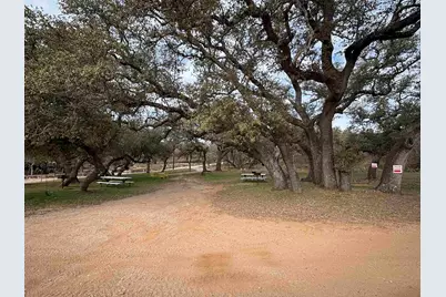 303 S Oak Lane, Burnet, TX 78611 - Photo 4