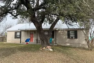 605 E College, Llano, TX 78643 - Photo 1