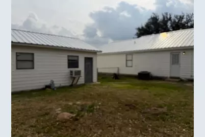 605 E College, Llano, TX 78643 - Photo 6