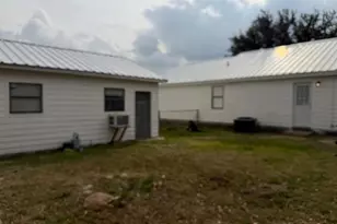 605 E College, Llano, TX 78643 - Photo 6