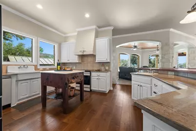 185 Shimmering Short Court, Spring Branch, TX 78070 - Photo 10