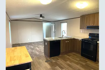 802 Collins, Llano, TX 78643 - Photo 4