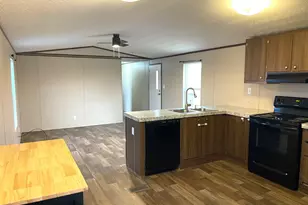 802 Collins, Llano, TX 78643 - Photo 4