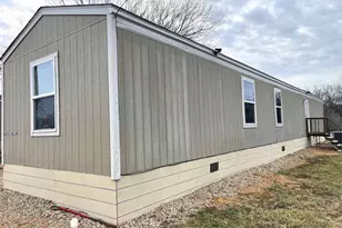 810 Collins, Llano, TX 78643 - Photo 2