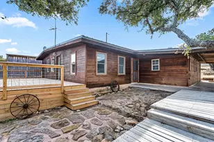 201 Acorn St, Burnet, TX 78611 - Photo 4