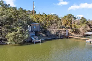 201 Acorn St, Burnet, TX 78611 - Photo 2