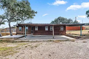 201 Acorn St, Burnet, TX 78611 - Photo 4