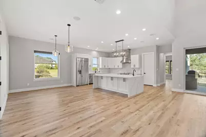 612 Broken Hills, Horseshoe Bay, TX 78657 - Photo 4