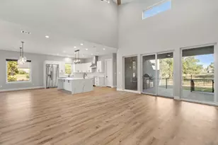 612 Broken Hills, Horseshoe Bay, TX 78657 - Photo 6