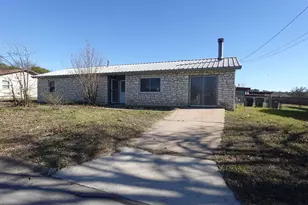 801 Mildred Ave, Burnet, TX 78611 - Photo 2