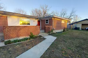 707 Lewis, Burnet, TX 78611 - Photo 2