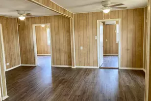 703 W Ollie St, Llano, TX 78643 - Photo 8