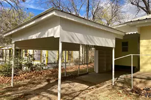 703 W Ollie St, Llano, TX 78643 - Photo 2