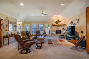 330 Columbine St, Meadowlakes, TX 78654 - Photo 4