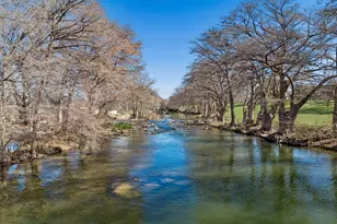 730 E Mather St, New Braunfels, TX 78130 - Photo 2