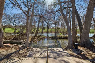 730 E Mather St, New Braunfels, TX 78130 - Photo 4