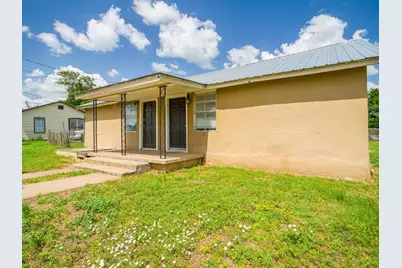 1004 Avon Ave, Llano, TX 78643 - Photo 1