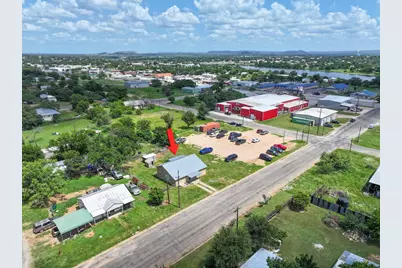 1004 Avon Ave, Llano, TX 78643 - Photo 30