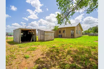 1004 Avon Ave, Llano, TX 78643 - Photo 22