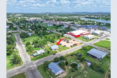 1004 Avon Ave, Llano, TX 78643 - Photo 24
