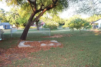 352 W Vaughan Street, Bertram, TX 78605 - Photo 6