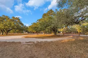 400 Robin Ln, Bertram, TX 78605 - Photo 16