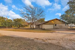 400 Robin Ln, Bertram, TX 78605 - Photo 20