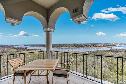 301 Circle Dr, Horseshoe Bay, TX 78657 - Photo 2