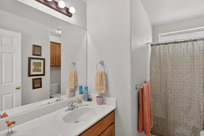 268 Braeburn Cir Circle, Meadowlakes, TX 78654 - Photo 12