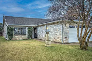 103 Oasis #A St, Horseshoe Bay, TX 78657 - Photo 2