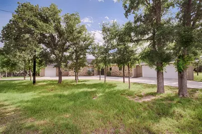 518 E Bluebriar Drive, Granite Shoals, TX 78654 - Photo 2