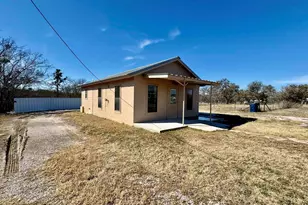 306 N West St, Burnet, TX 78611 - Photo 10
