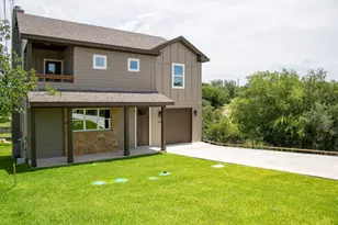 302 Castlehigh Dr, Granite Shoals, TX 78654 - Photo 2