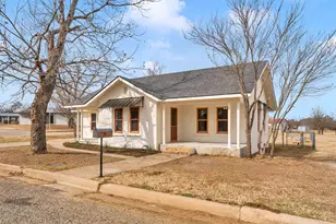 601 E Green St, Llano, TX 78643 - Photo 1