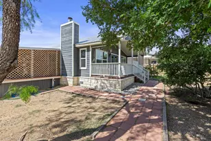 813 Airway St, Kingsland, TX 78639 - Photo 2