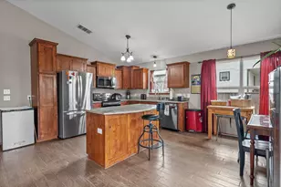 813 Airway St, Kingsland, TX 78639 - Photo 6