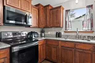 813 Airway St, Kingsland, TX 78639 - Photo 10