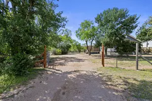 813 Airway St, Kingsland, TX 78639 - Photo 16