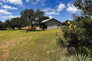 384 Wild Oak Dr, Llano, TX 78643 - Photo 4