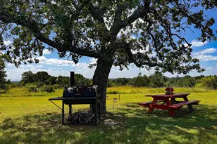 384 Wild Oak Dr, Llano, TX 78643 - Photo 2