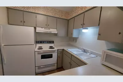 1214 Hi Stirrup 107, Horseshoe Bay, TX 78657 - Photo 4