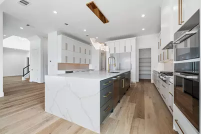 111 Orange Plume, Horseshoe Bay, TX 78657 - Photo 10