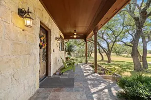 102 Camm Lary Cir, Burnet, TX 78611 - Photo 2