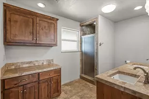 3904 Mountain View Dr, Kingsland, TX 78639 - Photo 22