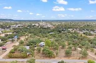 2403 Maple Ln, Kingsland, TX 78639 - Photo 2