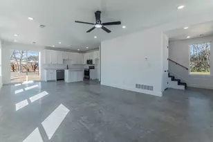 1010 E Marble St, Burnet, TX 78611 - Photo 6